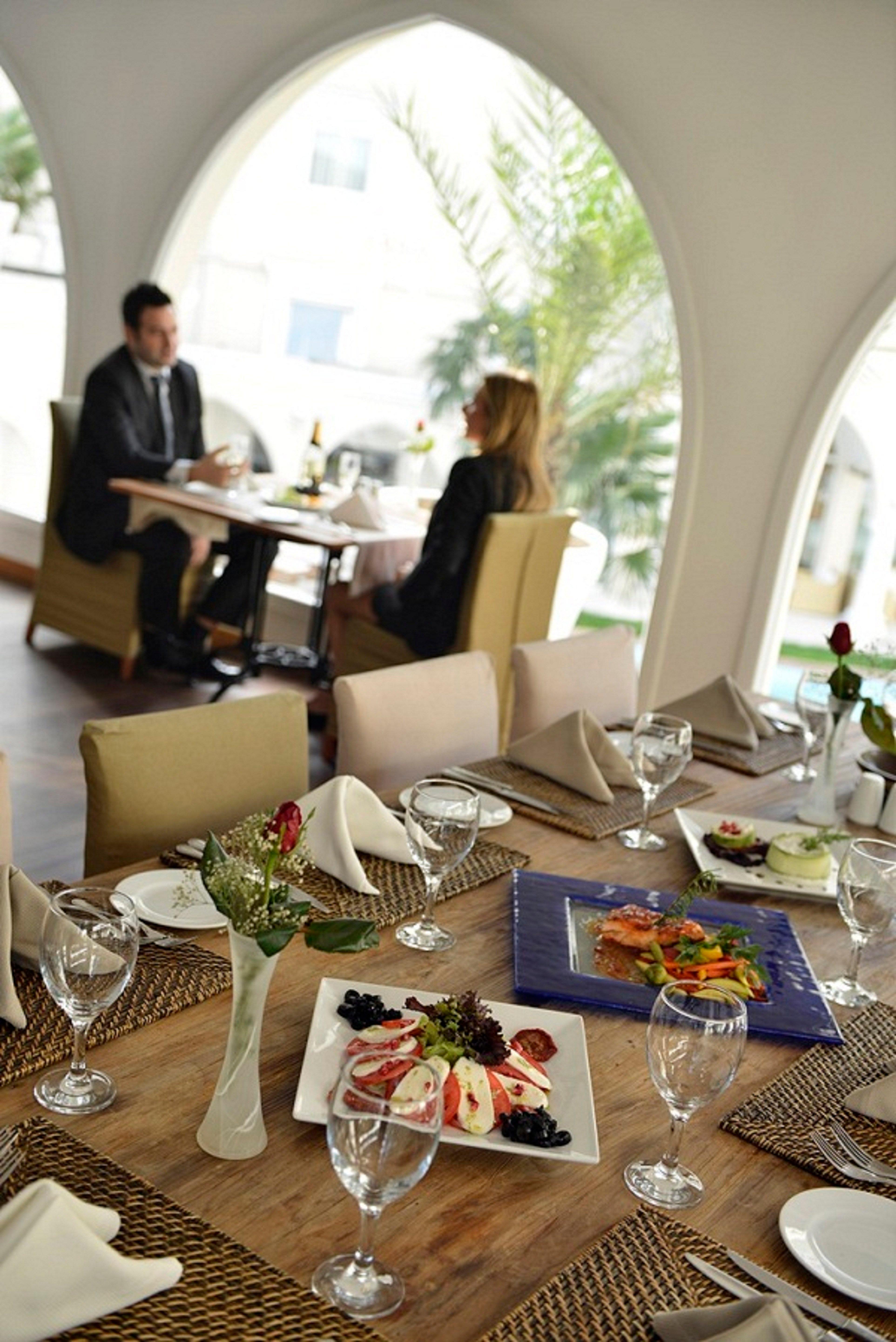 ฮอลิเดย์อินน์ อิสตันบูล ซิตี้ ภายนอก รูปภาพ Restaurant